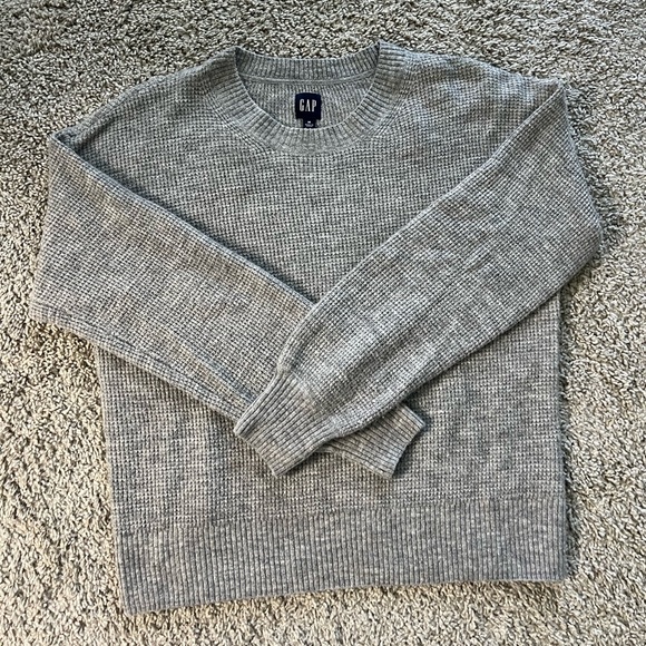 Medium gray gap sweater - Picture 1 of 2